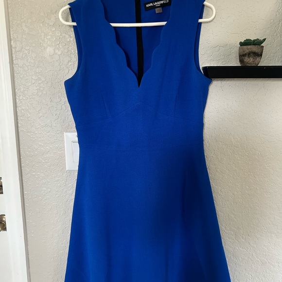 Karl Lagerfeld Vibrant Blue Mini Dress with scalloped V-neck Sleeveless Style - Picture 2 of 3